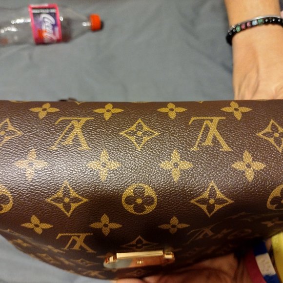 Louis Vuitton crossbody - Picture 7 of 10